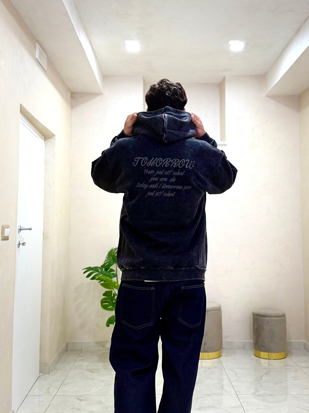 Felpa con zip “Tomorrow”